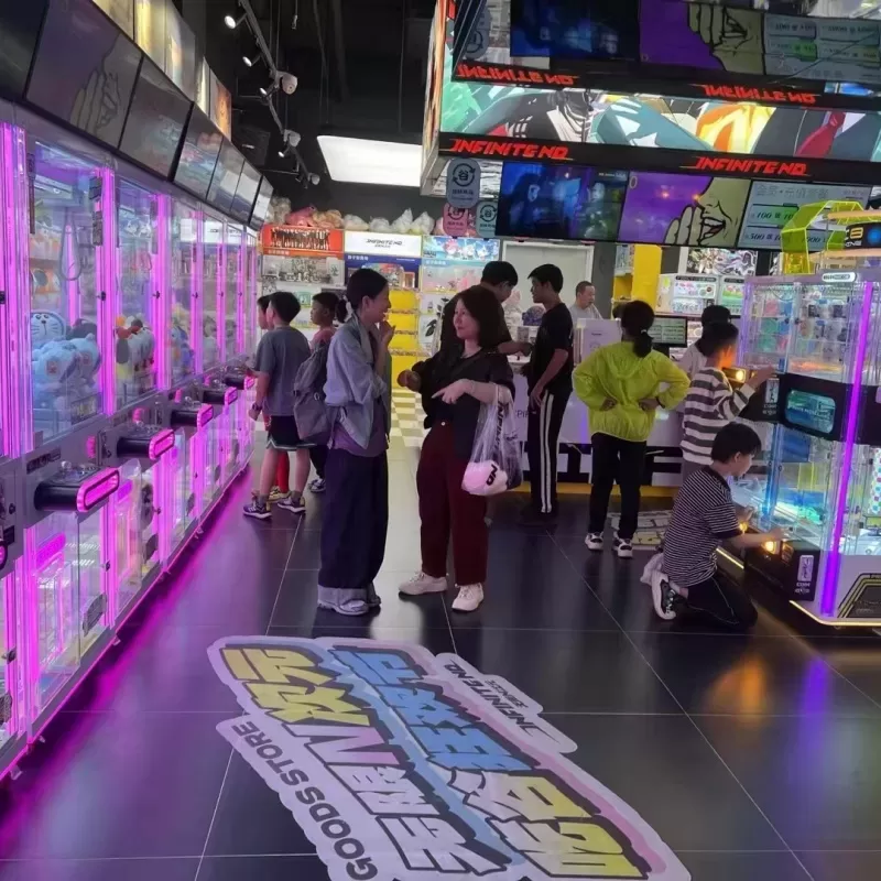 Concept: Arcade venue floor plan with claw machines and arcade games